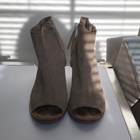 Toms booties - Picture 3 of 5